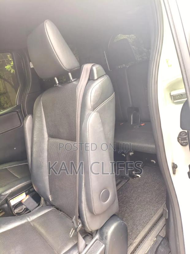 Toyota Esquire 2018 White
