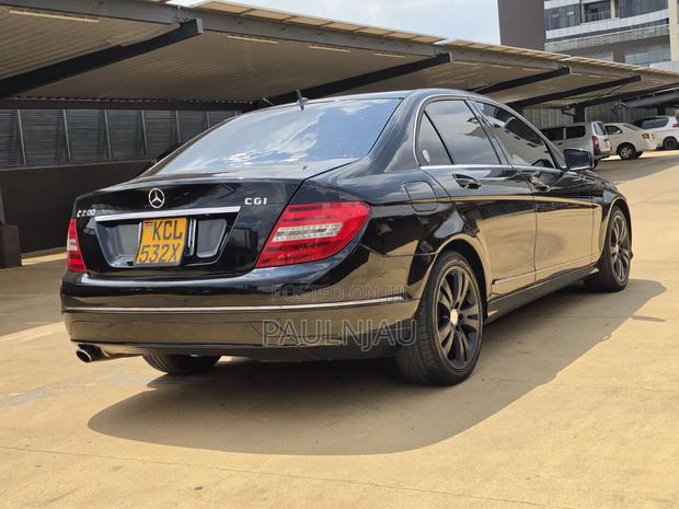 Mercedes-Benz C200 2010 Black