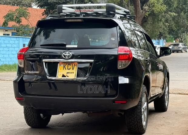 Toyota Vanguard 2012 Black