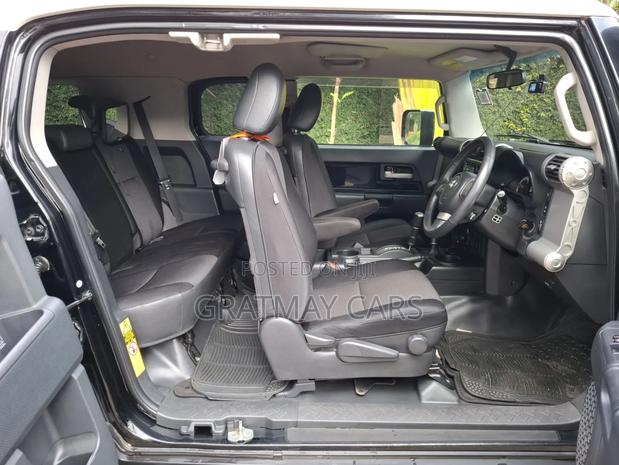 Toyota FJ Cruiser 2012 Black