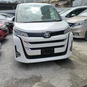 Toyota Noah 2022 White for sale