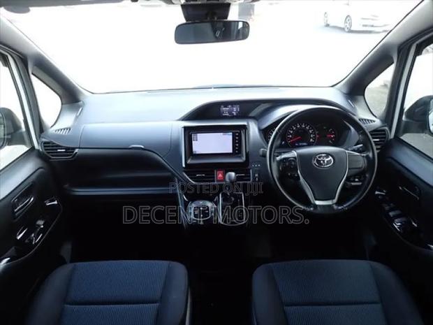 Toyota Voxy 2019 White