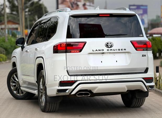 Toyota Land Cruiser 3.5 Petrol 4WD 2022 Pearl