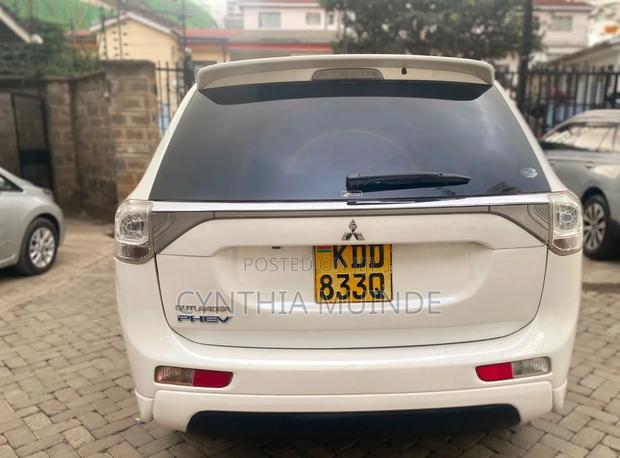 Mitsubishi Outlander 2014 White