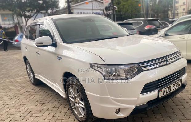 Mitsubishi Outlander 2014 White