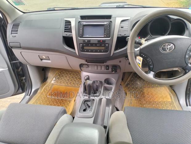 Toyota Hilux 2011 Gray