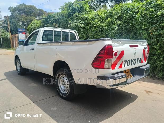 Toyota Hilux 2016 White