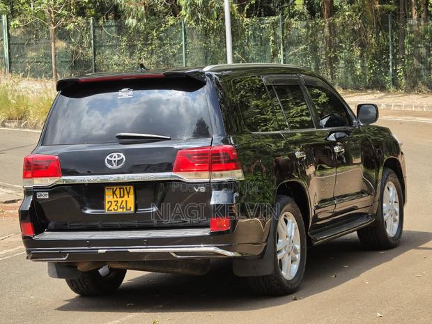 Toyota Land Cruiser 2011 Black
