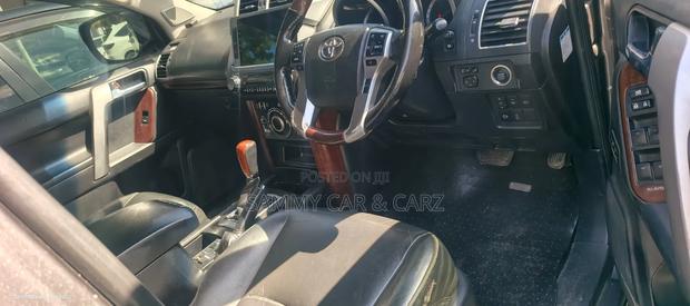Toyota Land Cruiser Prado 2017 Gray