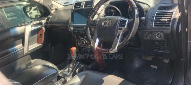Toyota Land Cruiser Prado 2017 Gray