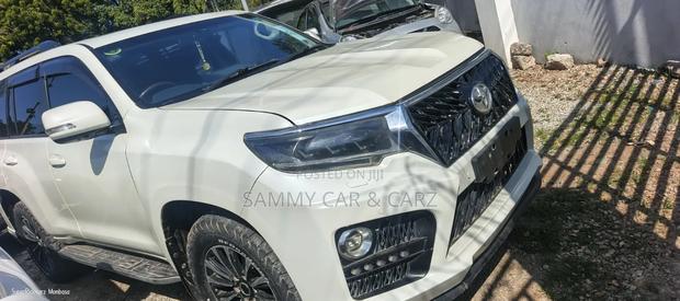 Toyota Land Cruiser Prado 2017 White