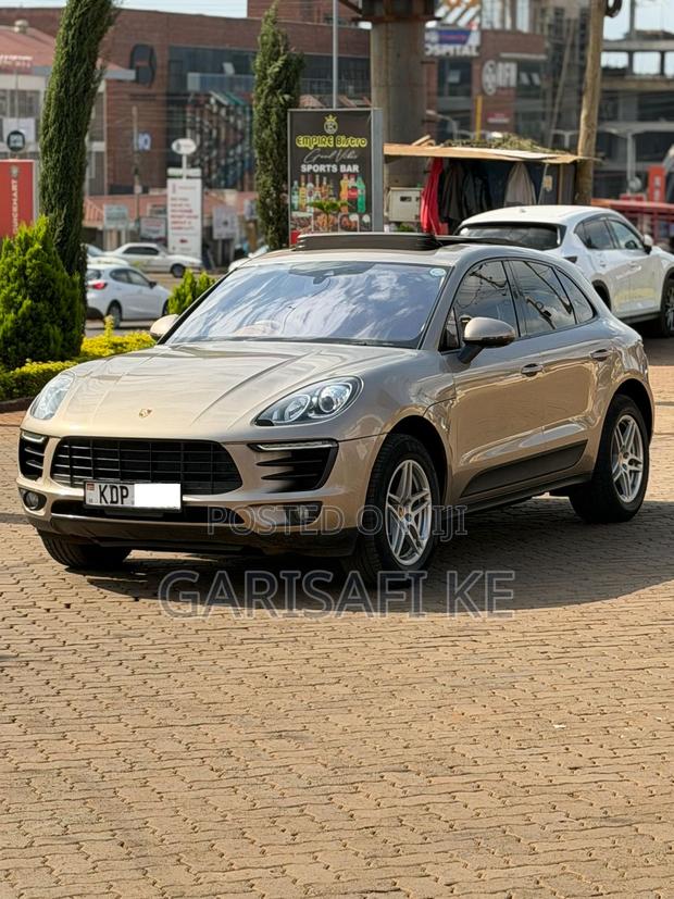 Porsche Macan 2017 Gold