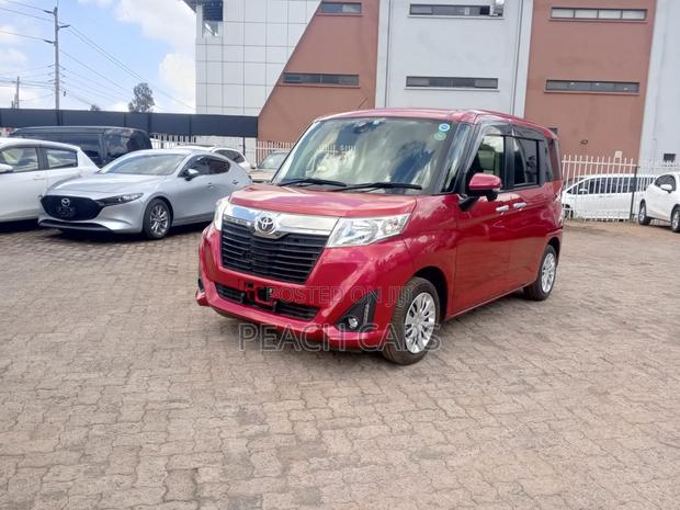 Toyota Roomy 2018 Red