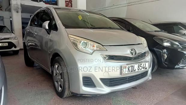 Toyota Ractis 2015 Silver
