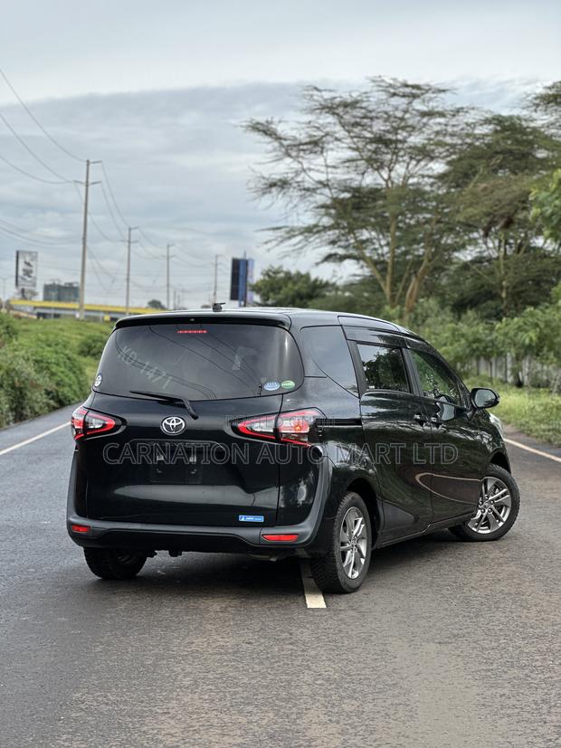Toyota Sienta 2018 Black