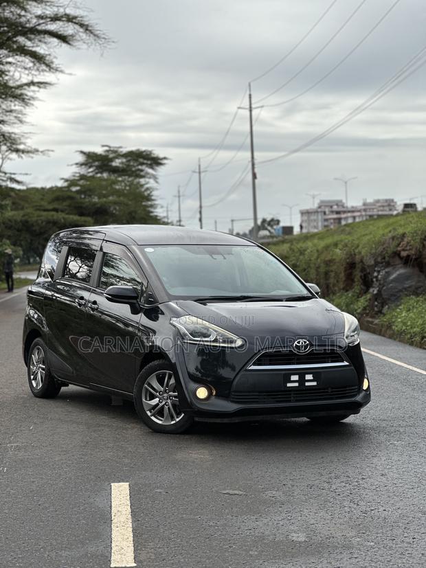 Toyota Sienta 2018 Black