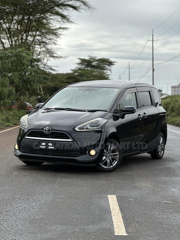 Toyota Sienta 2018 Black