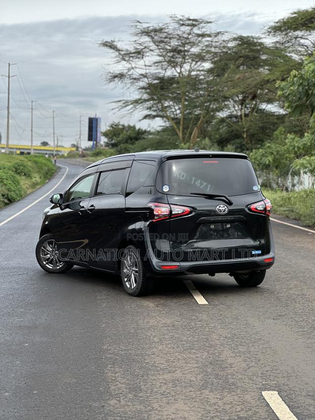 Toyota Sienta 2018 Black