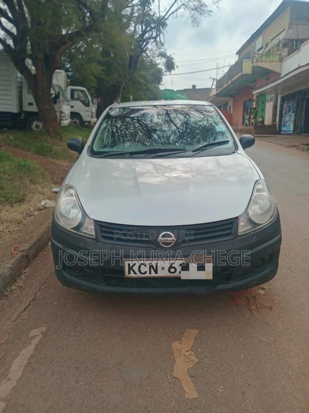 Nissan Advan 2010 Silver