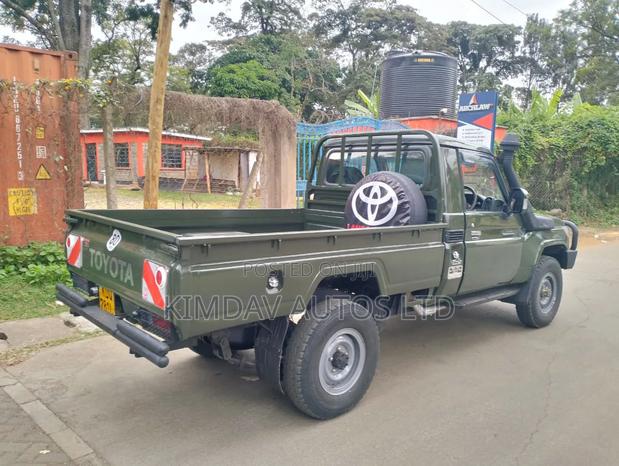 Toyota Land Cruiser 2012 Green