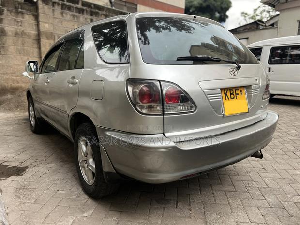 Toyota Harrier 3.0 V6 2002 Gray