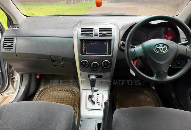 Toyota Corolla Fielder 2011 Silver