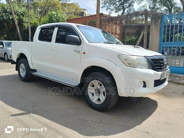 Toyota Hilux 2014 White