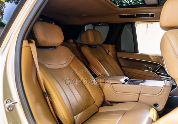 Land Rover Range Rover Vogue 2023 Gold