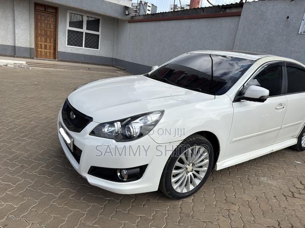 Subaru Legacy 2.5i 2011 White