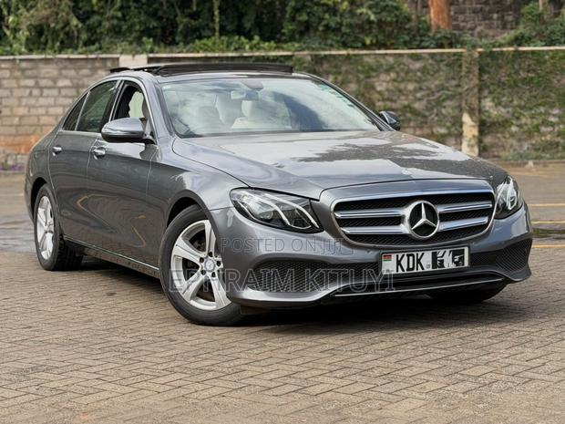Mercedes-Benz E220 2016 Silver