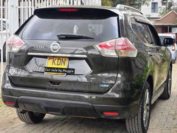 Nissan X-Trail 2017 Gray