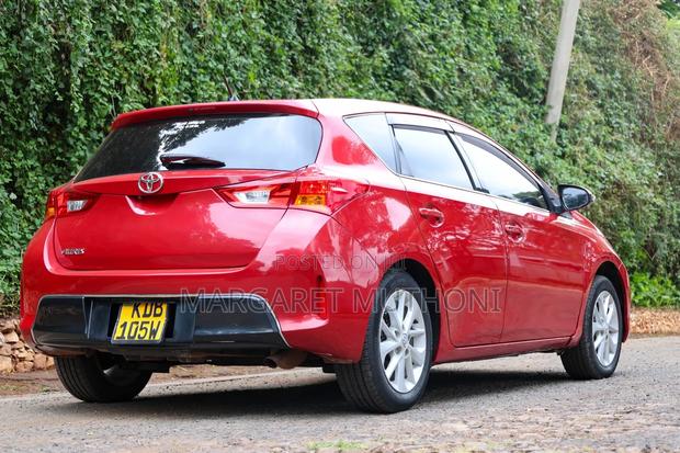 Toyota Auris 2013 Red