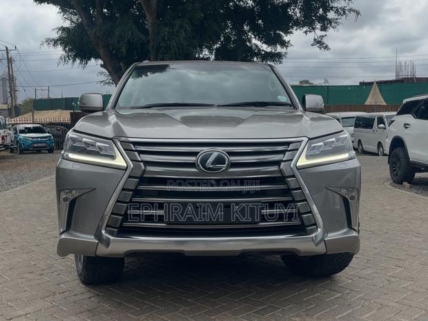 Lexus LX 2017 Silver