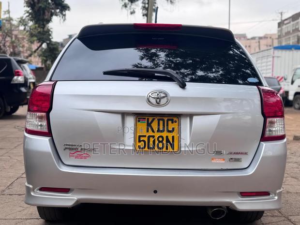 Toyota Corolla Fielder 2013 Silver