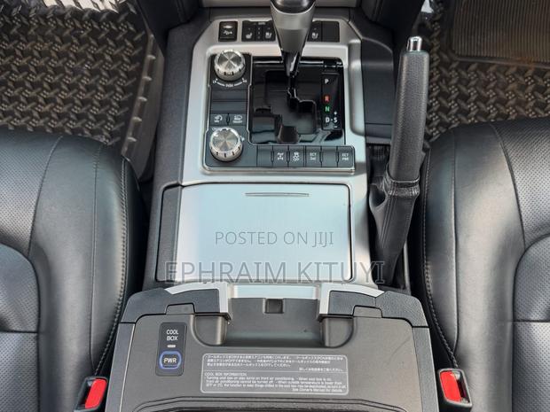 Toyota Land Cruiser 2016 Blue