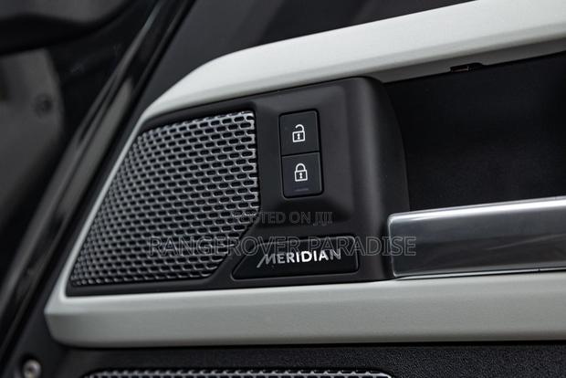 Land Rover Defender X-Dynamic SE 2023 Black