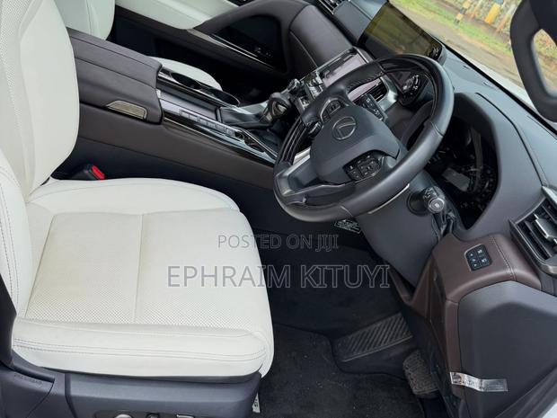 Lexus LX 2022 White