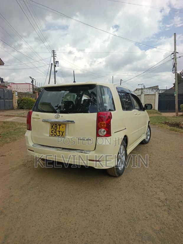 Toyota Raum 2007 Beige