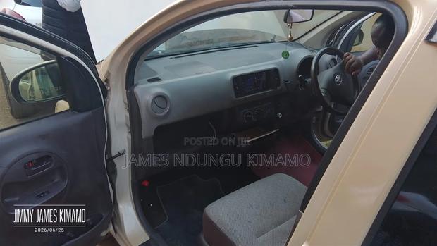 Toyota Passo 2014 Gold