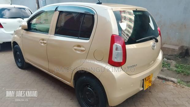 Toyota Passo 2014 Gold