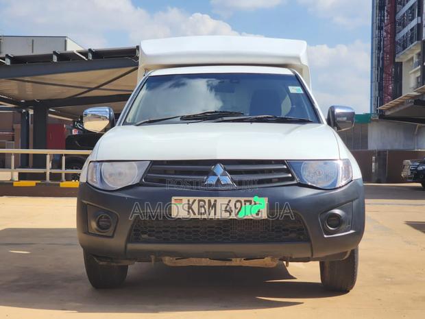 Mitsubishi L200 2009 White