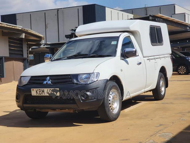 Mitsubishi L200 2009 White