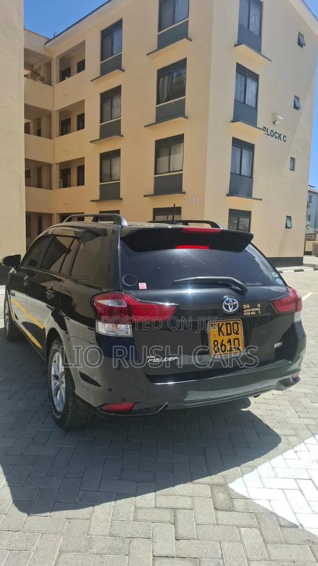 Toyota Corolla Fielder 2017 Black