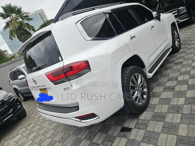 Toyota Land Cruiser 2023 White