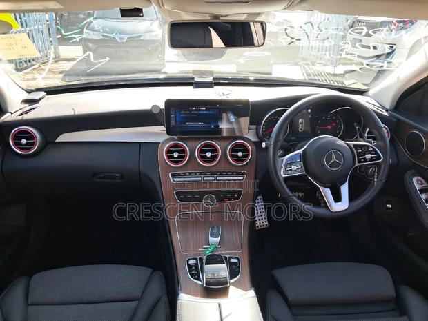 Mercedes-Benz C200 2019 Black