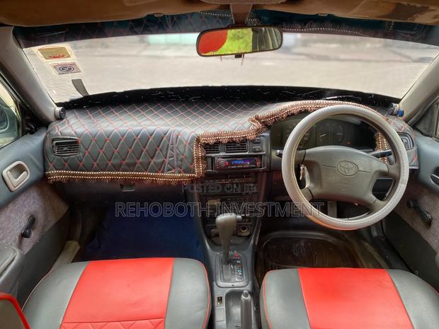 Toyota Corolla 1999 Silver