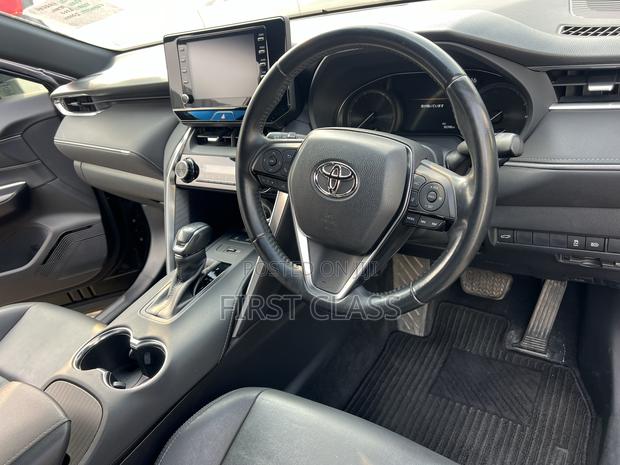 Toyota Harrier 2.0 2020 Black