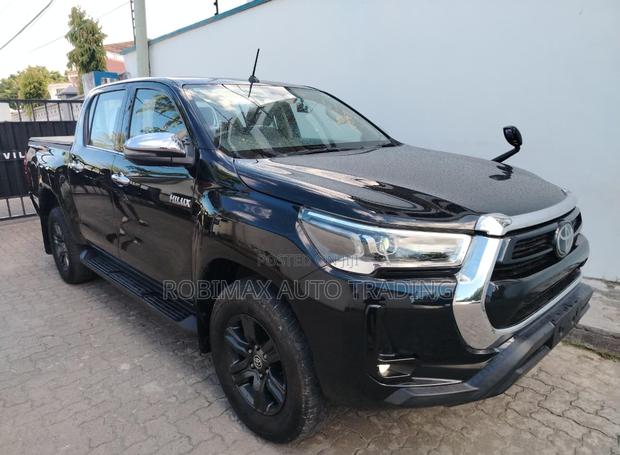Toyota Hilux 2022 Black