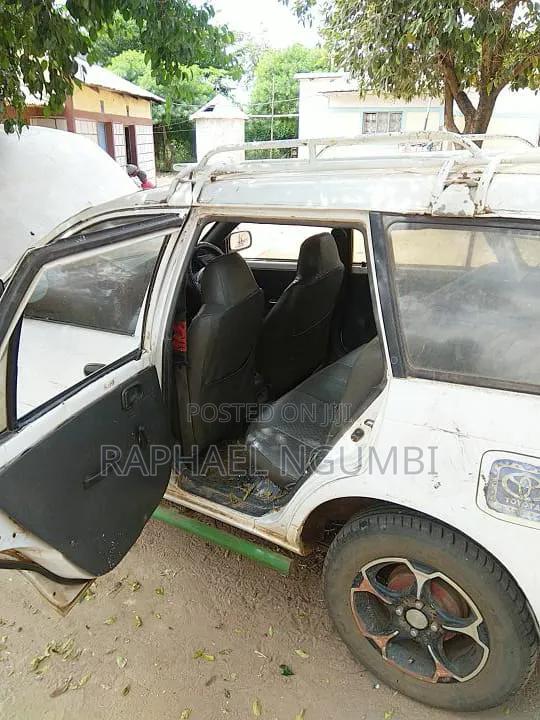 Toyota Caldina 1998 White