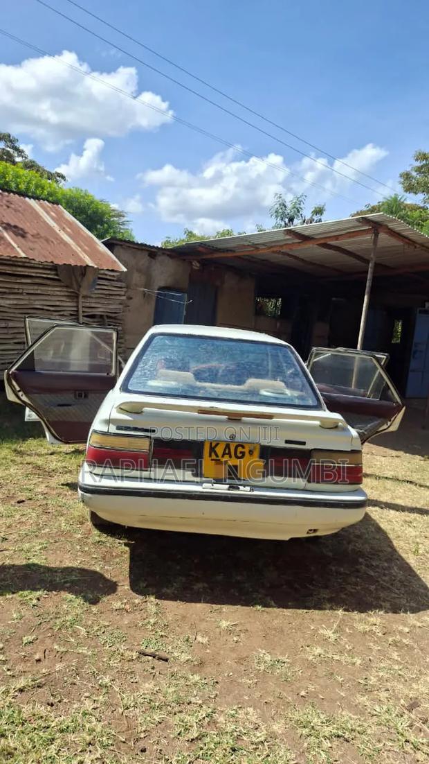Toyota Corolla 1996 White